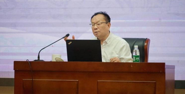 管理学院邀请上海大学郝雨教授做客“鸿鹄大讲坛”-管理学院